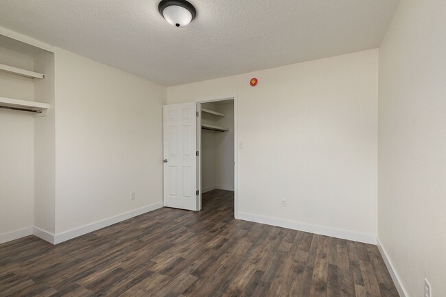 Building Photo - 1 Bedroom | 1 Bathroom | Apartment | Located In the Heart of Downtown and Near Campus's