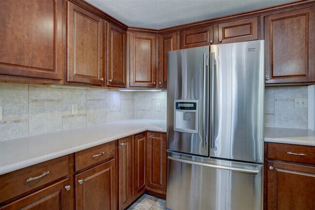 Building Photo - 812 Coronado Ave