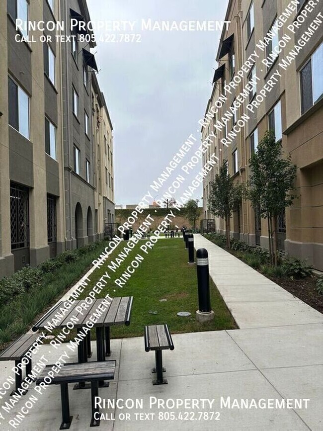 Building Photo - $500 off the First Months Rent! Modern 2-B...