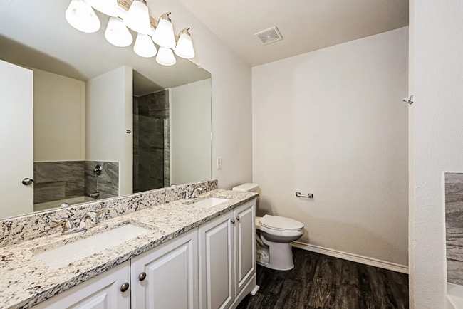 Building Photo - 6831 Brookglen Ln