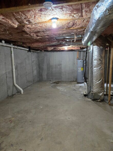 Building Photo - 59 Sopwith Way