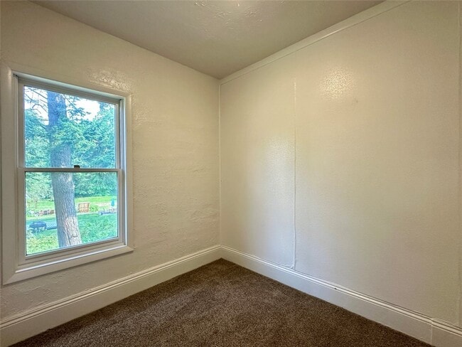 Building Photo - 336 Meadville St