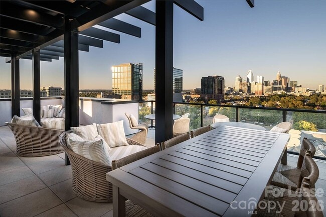 Building Photo - 2025 Cleveland Ave