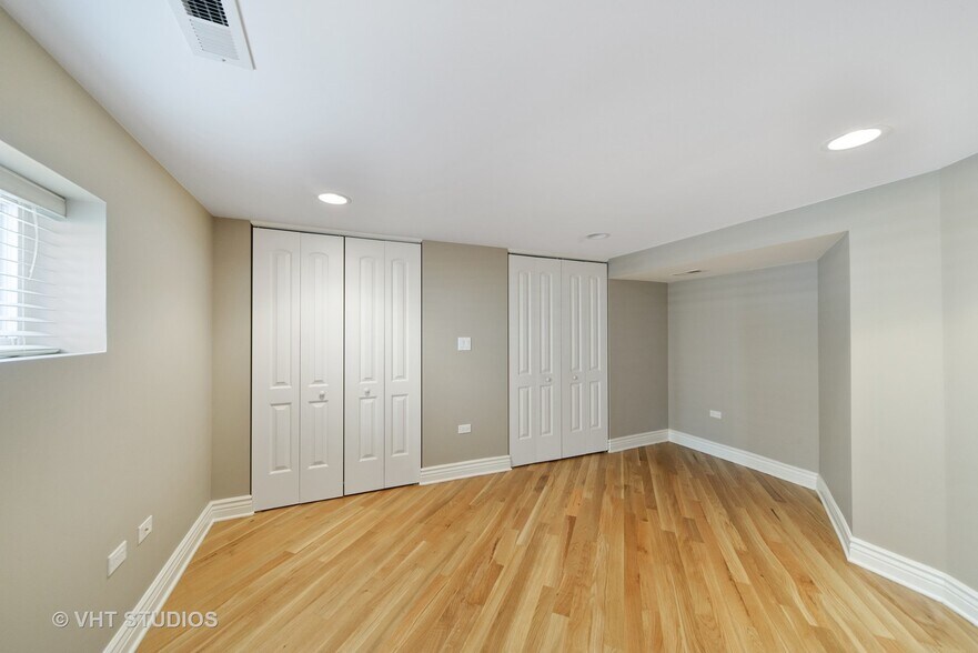 Building Photo - 3446 N Octavia Ave