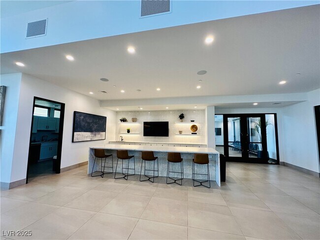 Building Photo - 981 Woodburn Ln