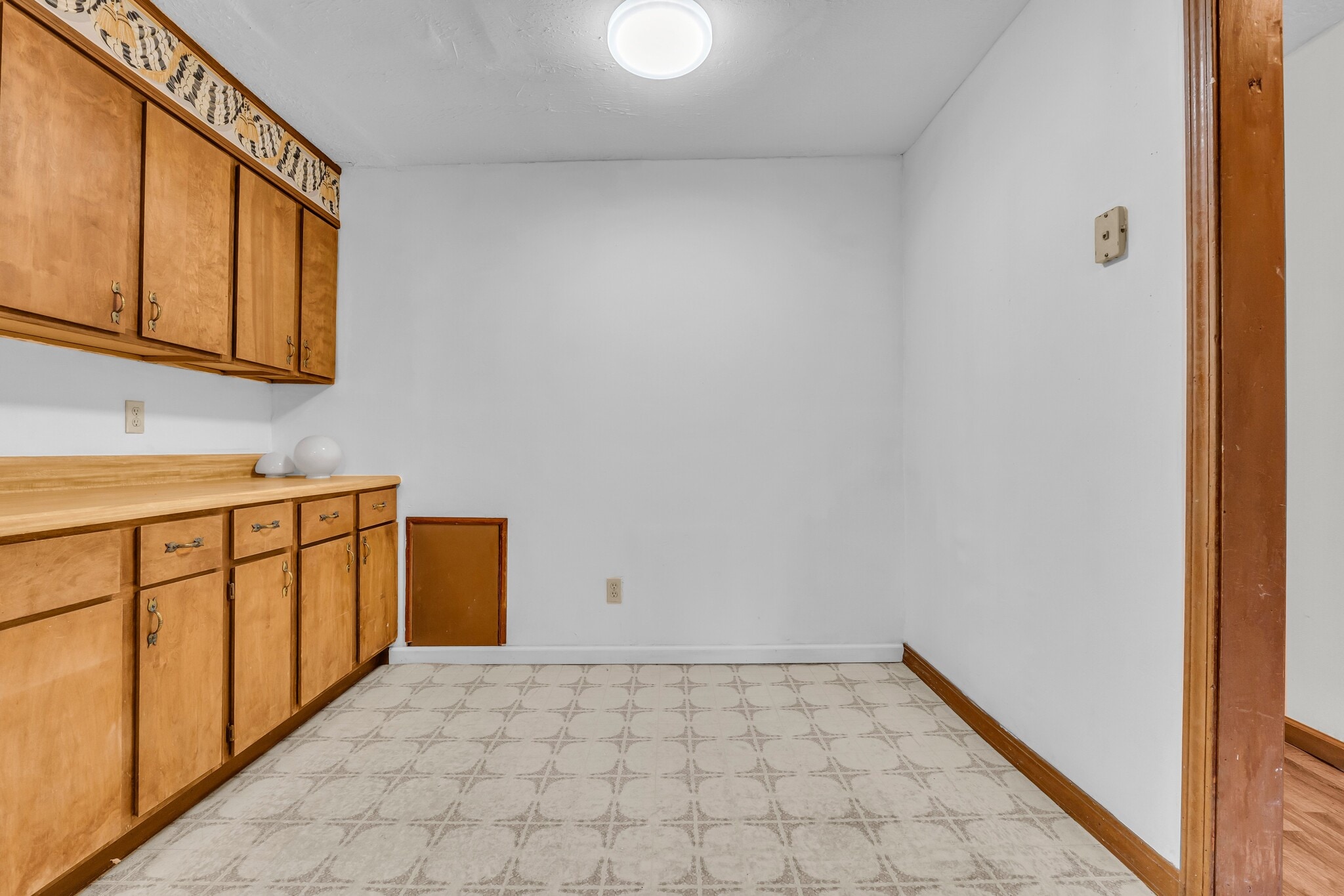 Building Photo - 523 18th St N