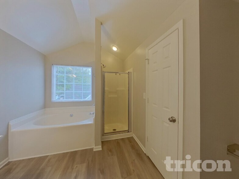 Building Photo - 920 Grass Hollow Ct