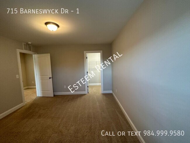 Building Photo - 715 Barneswyck Dr