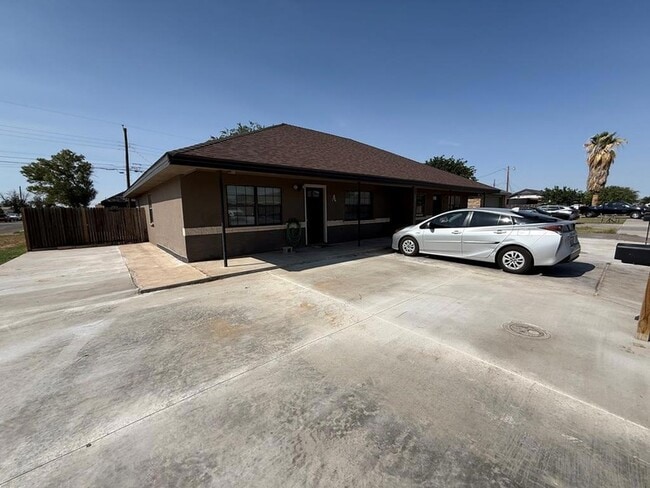 Primary Photo - 1201 E Nobles Ave