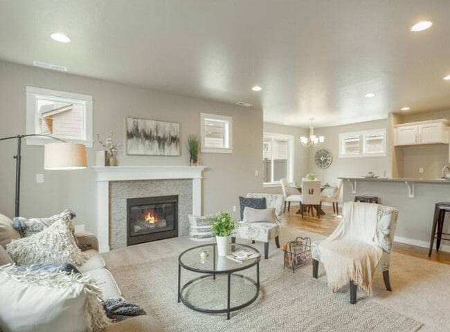 Building Photo - 3 Bedroom 2.5 Bath Charming Redmond Home