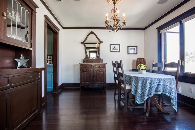 Dining Room - 312 Manhattan Ave