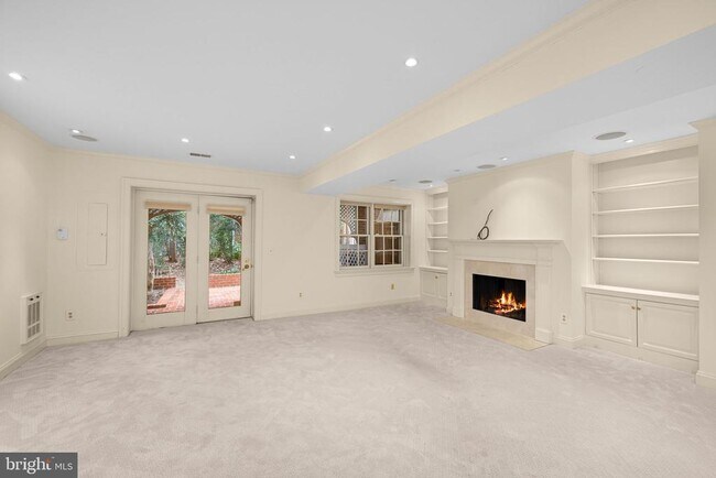Building Photo - 4049 Mansion Dr NW