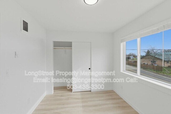 Building Photo - 820 S 19th St