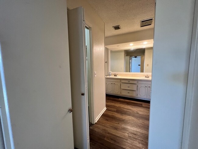 Building Photo - 10 Arroyo-Santiago