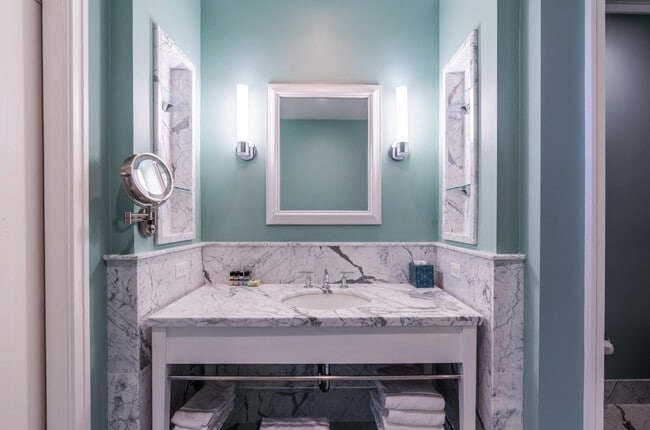 Building Photo - 3800 N Ocean Dr