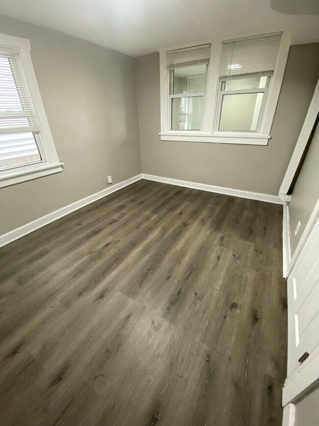 Building Photo - 3819 Melville Ave