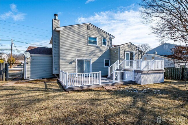Building Photo - 79 Beechwood Ave