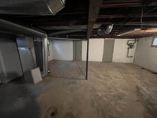 Building Photo - 1255 Upland Ave