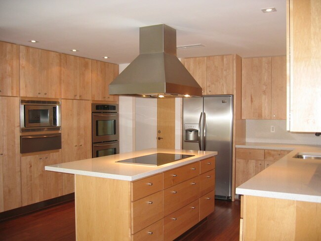 Building Photo - 4823 N 35th Pl