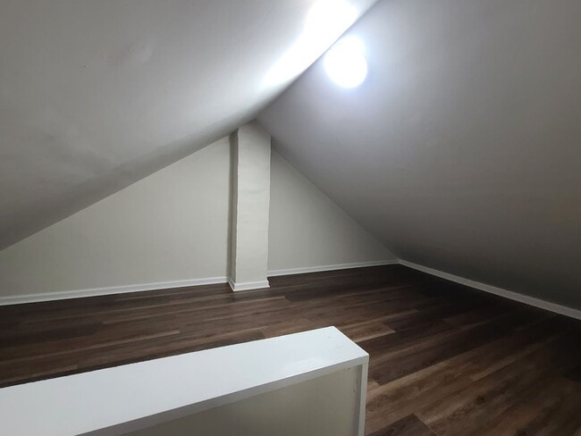 Building Photo - 137 Wunder St