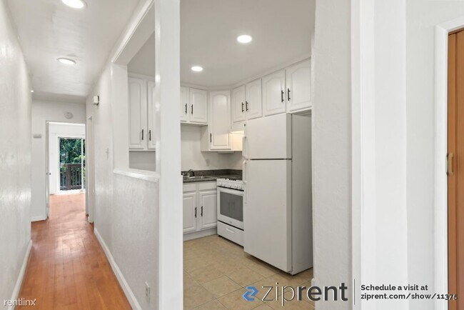 Building Photo - 3 br, 1 bath House - 669 33rd Street, Oakl...