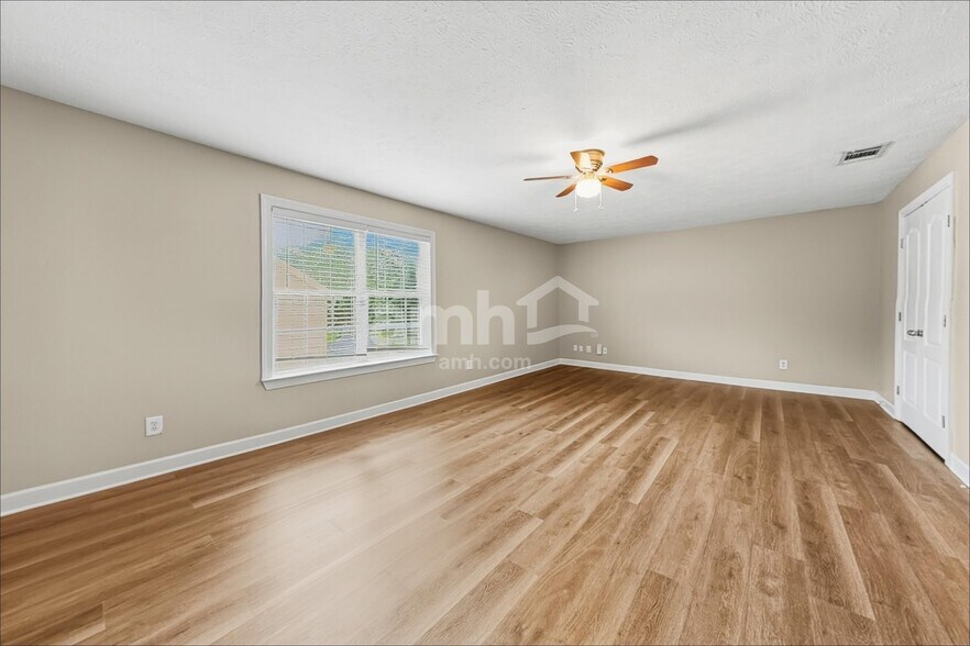 Building Photo - 612 Pointe Clear Dr