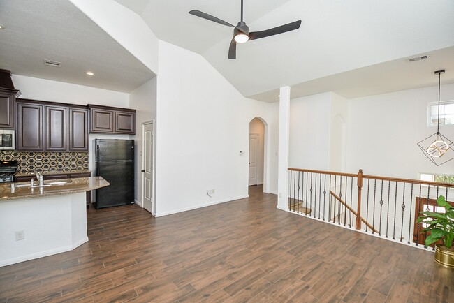 Building Photo - 18 Cheswood Manor Drive