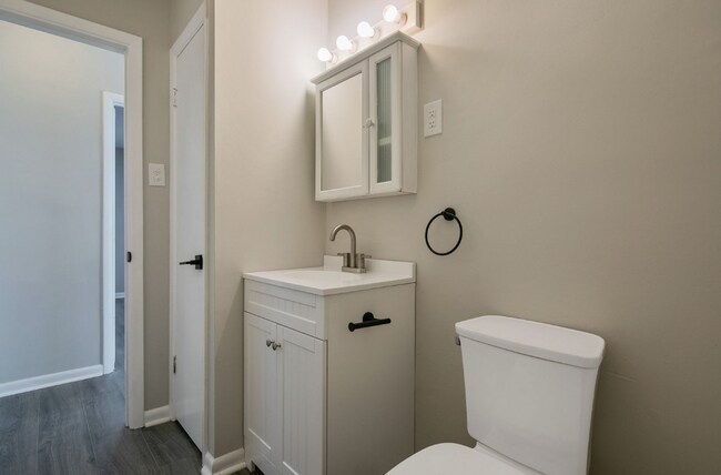 Building Photo - 7252 Ainsley St