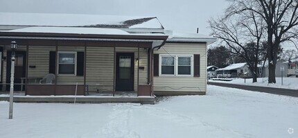 Building Photo - 1425 S Meeker Ave