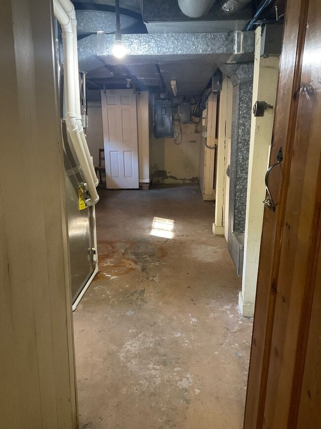 Building Photo - 207 W Hwy 50