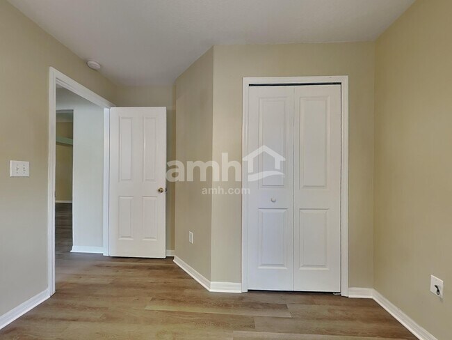 Building Photo - 1750 Kirtley Dr