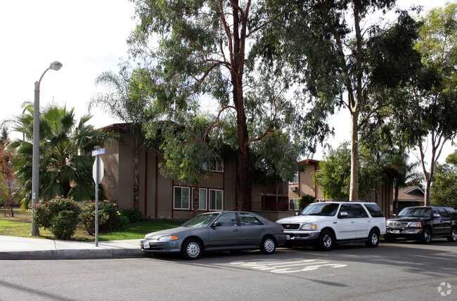 Building Photo - Corona Regis