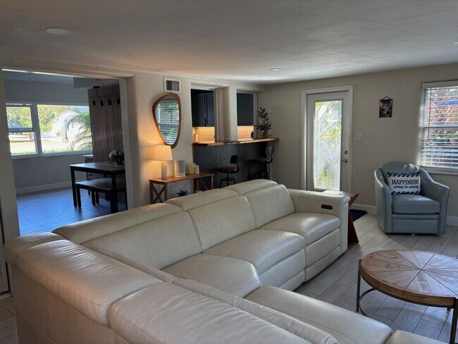 Building Photo - 3BR 2BA for Rent NSB between US1 & the River