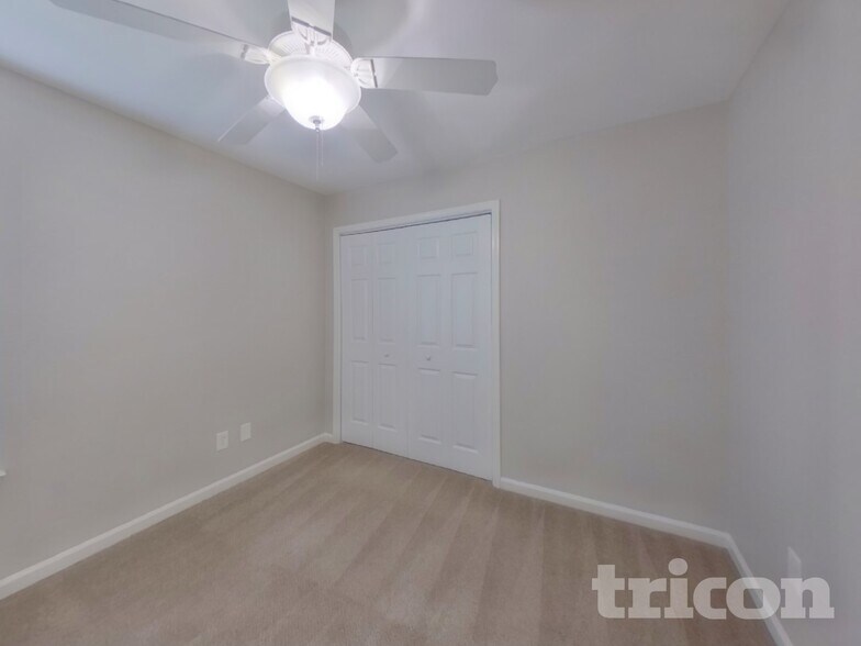 Building Photo - 420 Hedge Grove Ln