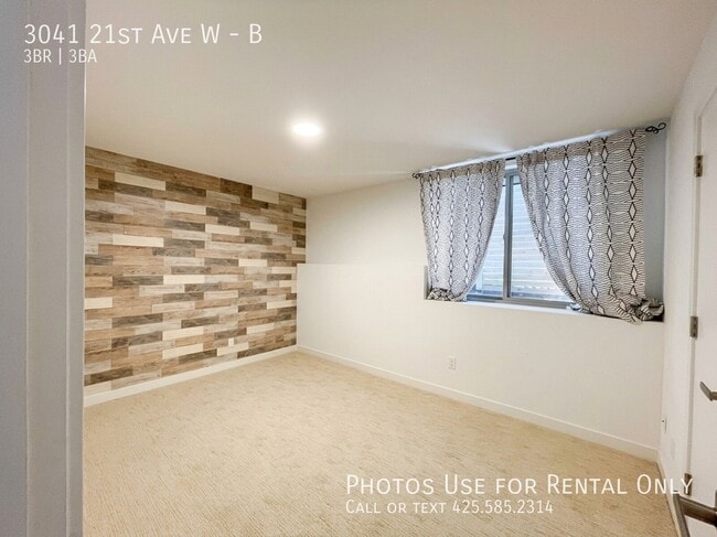 Building Photo - 3041 21st Ave W
