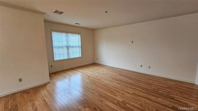Building Photo - 105 Canter Ct