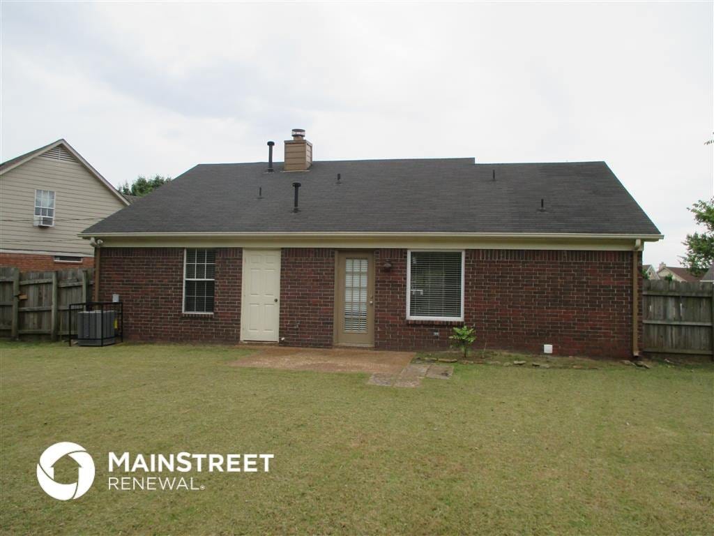 Building Photo - 8538 Highland Glen Cir N