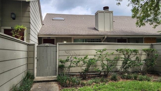 Building Photo - 7097 Greenway Chase St