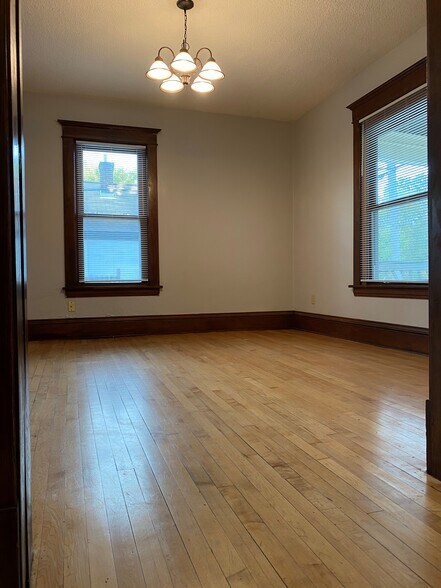 LIVING ROOM - 2217 Jackson St NE