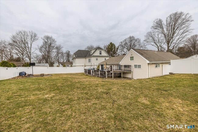 Building Photo - 56 Linden St