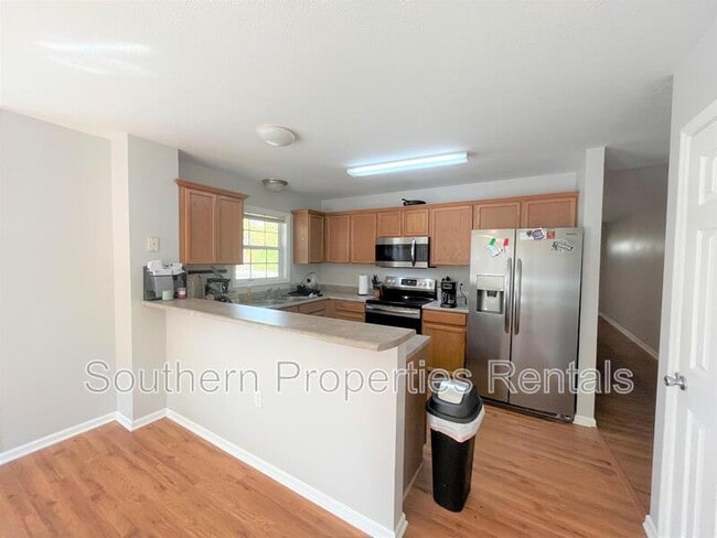 Building Photo - 366 Colonial Hills Dr
