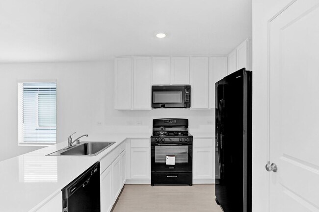 Building Photo - 835 Madrono Dr