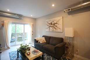 Standard 1Bed - 4321 Grove