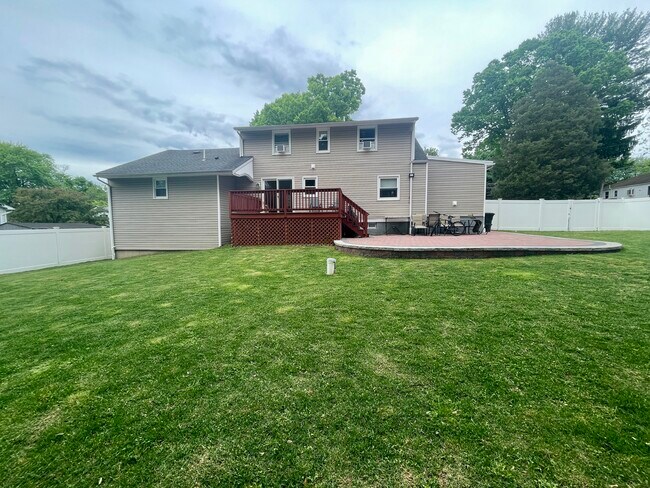 Building Photo - 39 Mabel St