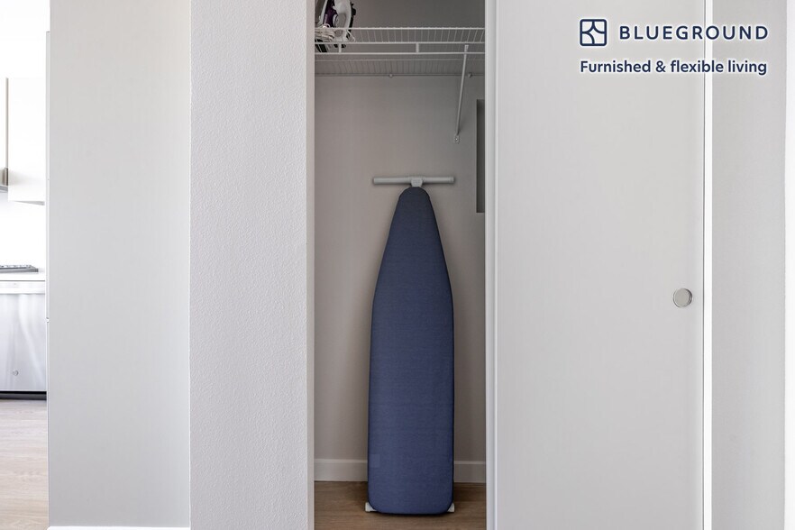 Building Photo - 200 Mesnager St