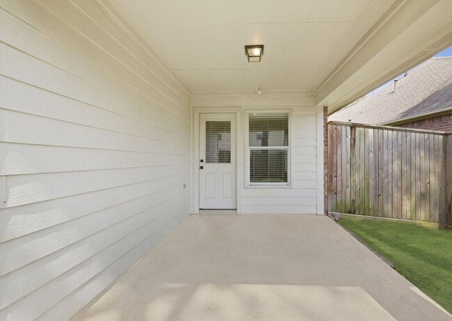 Building Photo - 14019 Pueblo Run Dr