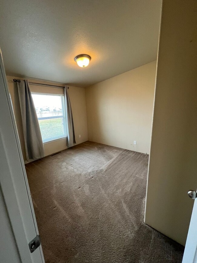 Building Photo - 12533 Rd 9 NW