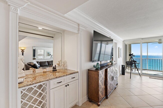 Building Photo - 840 Ocean Dr