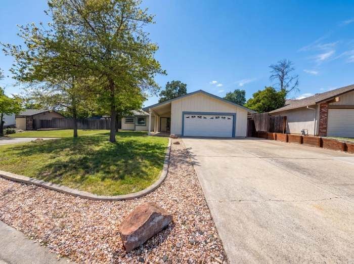 Building Photo - 5901 Small Hill Ct