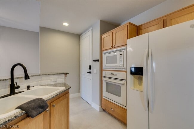 Building Photo - 63 E Agate Ave